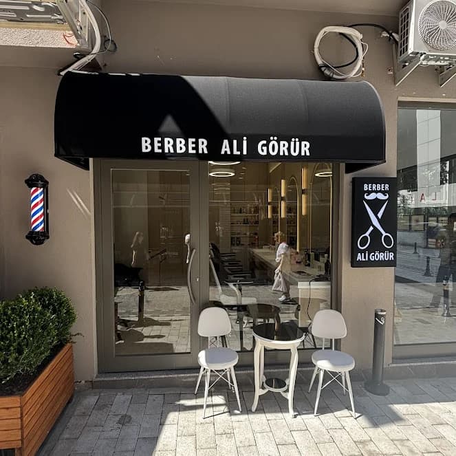 Berber Ali Görür Ana Cadde şubesi dış cephe görünümü
